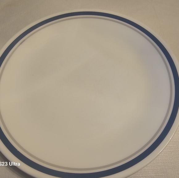 Corelle Corning INDIGO (4) Dinner Plates 10 1/4" & (4) Salad Plates 6 1/2" - Picture 7 of 12